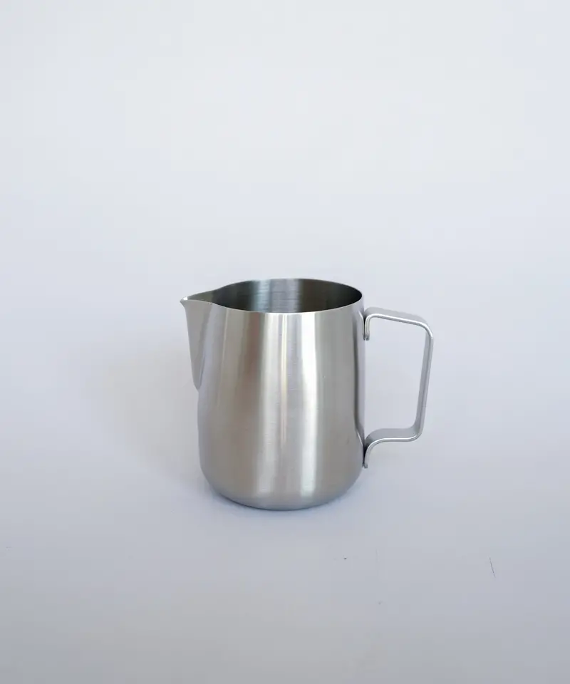 600Cc / 20Oz Wpm Free Pour Latte Art Competition Pitcher In Brushed Steel 1